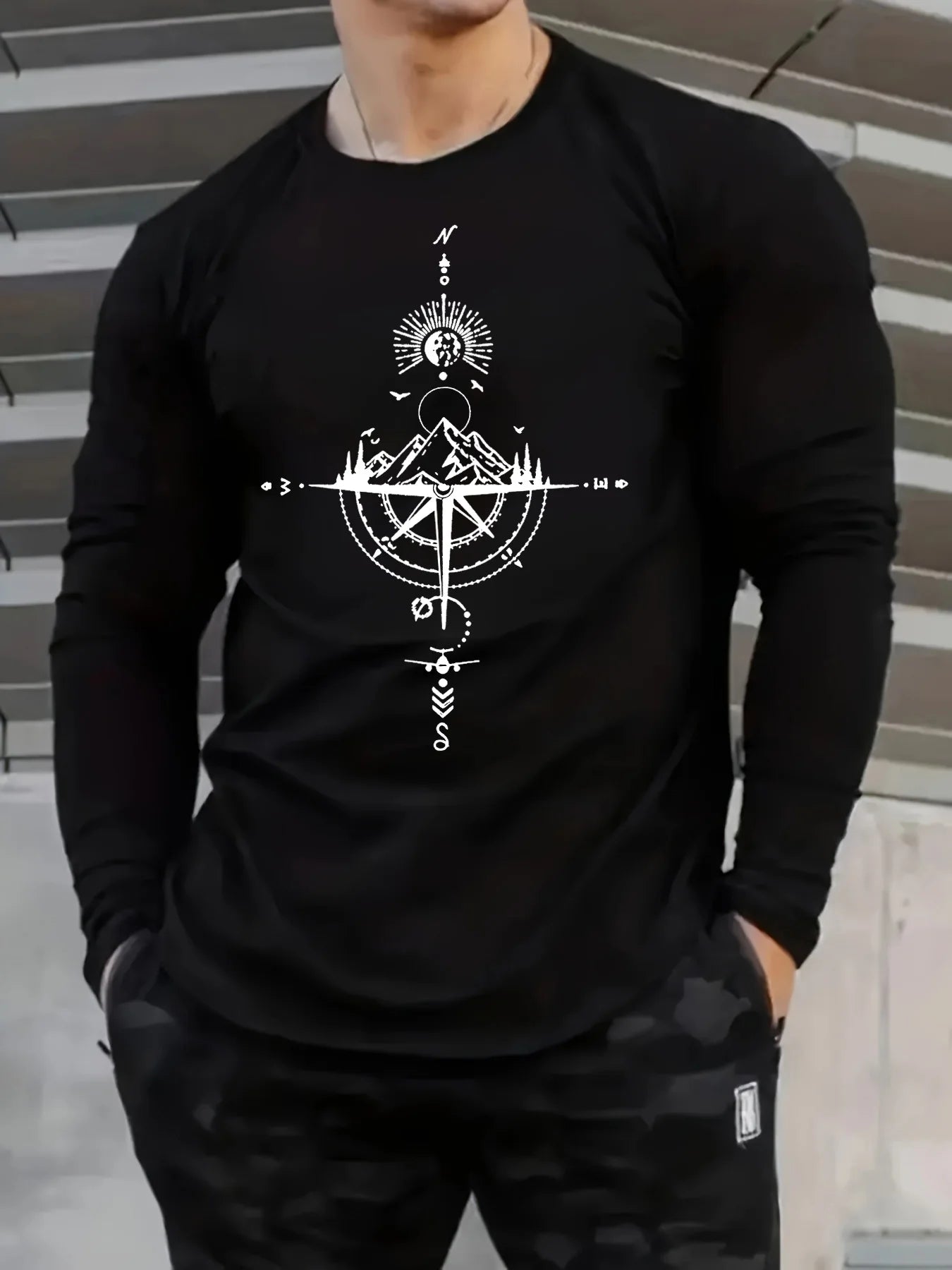 Men's mountain compass pattern printed round neck long sleeved T-shirt